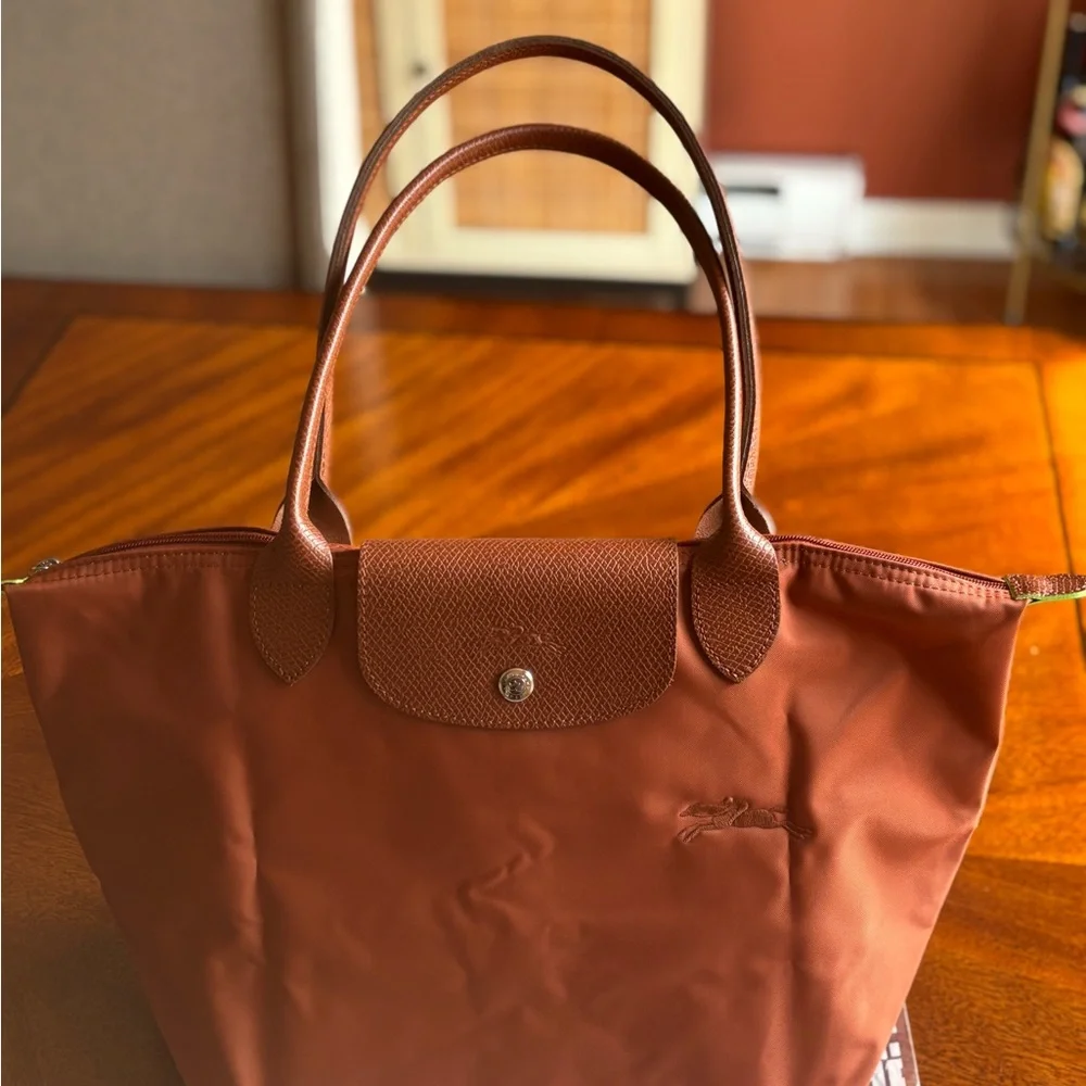 Longchamp MediumTote Bag in Brick - Picture 2 of 14